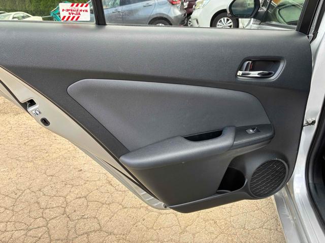 プリウス Ｓ　保証６ヵ月６０００ｋｍ　４ＷＤ　Ｂｌｕｅｔｏｏｔｈ接続対応ワンセグナビ　バックカメラ　ビルトインＥＴＣ　クルーズコントロール　ＬＥＤフォグ＆ヘッドライト　オートハイビーム　トヨタセーフティセンス（59枚目）