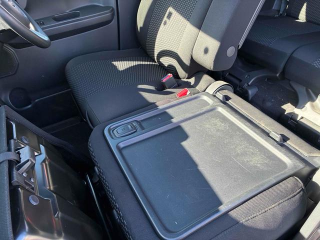 ピクシスメガ Ｌ　ＳＡＩＩＩ　保証２ヵ月２０００ｋｍ　４ＷＤ　スマートアシスト３　トヨタ純正ＣＤチューナー　両側電動スライドドア　シートヒーター　電動格納ミラー　ミラーヒーター　オートハイビーム（57枚目）