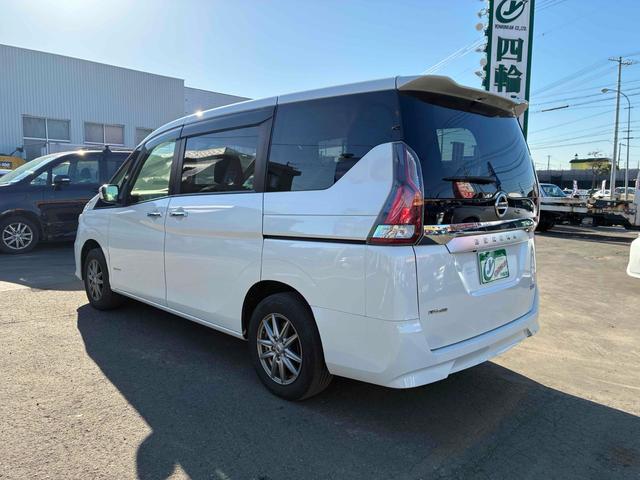 セレナ Ｘ　ＶセレクションＩＩ　保証６ヵ月６０００ｋｍ　４ＷＤ　８人乗り　Ｂｌｕｅｔｏｏｔｈ接続対応フルセグナビ　バックカメラ　フリップダウンモニター　ＥＴＣ　クルーズコントロール　両側電動スライドドア　エマージェンシーブレーキ（22枚目）