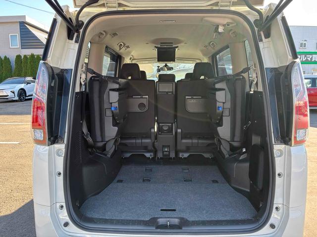 セレナ Ｘ　ＶセレクションＩＩ　保証６ヵ月６０００ｋｍ　４ＷＤ　８人乗り　Ｂｌｕｅｔｏｏｔｈ接続対応フルセグナビ　バックカメラ　フリップダウンモニター　ＥＴＣ　クルーズコントロール　両側電動スライドドア　エマージェンシーブレーキ（24枚目）