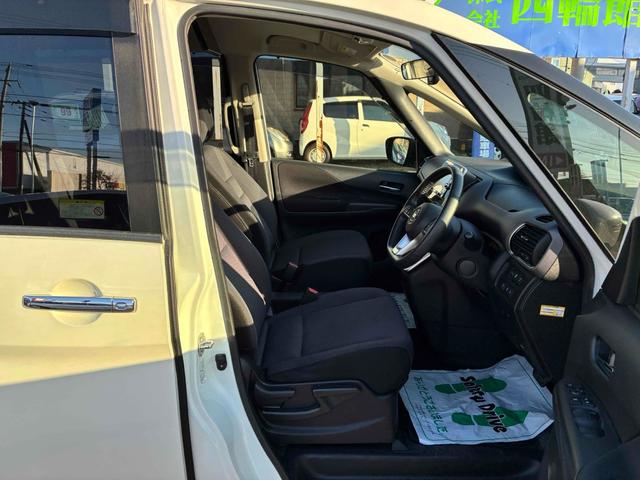 セレナ Ｘ　ＶセレクションＩＩ　保証６ヵ月６０００ｋｍ　４ＷＤ　８人乗り　Ｂｌｕｅｔｏｏｔｈ接続対応フルセグナビ　バックカメラ　フリップダウンモニター　ＥＴＣ　クルーズコントロール　両側電動スライドドア　エマージェンシーブレーキ（39枚目）