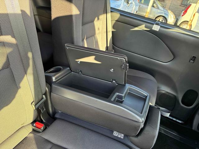 セレナ Ｘ　ＶセレクションＩＩ　保証６ヵ月６０００ｋｍ　４ＷＤ　８人乗り　Ｂｌｕｅｔｏｏｔｈ接続対応フルセグナビ　バックカメラ　フリップダウンモニター　ＥＴＣ　クルーズコントロール　両側電動スライドドア　エマージェンシーブレーキ（47枚目）