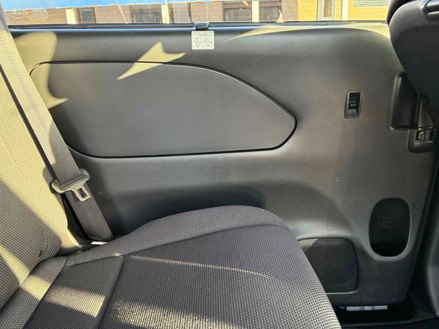 セレナ Ｘ　ＶセレクションＩＩ　保証６ヵ月６０００ｋｍ　４ＷＤ　８人乗り　Ｂｌｕｅｔｏｏｔｈ接続対応フルセグナビ　バックカメラ　フリップダウンモニター　ＥＴＣ　クルーズコントロール　両側電動スライドドア　エマージェンシーブレーキ（50枚目）