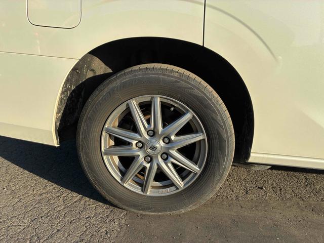 セレナ Ｘ　ＶセレクションＩＩ　保証６ヵ月６０００ｋｍ　４ＷＤ　８人乗り　Ｂｌｕｅｔｏｏｔｈ接続対応フルセグナビ　バックカメラ　フリップダウンモニター　ＥＴＣ　クルーズコントロール　両側電動スライドドア　エマージェンシーブレーキ（69枚目）