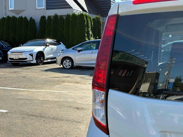 ルーミー Ｘ　保証６ヵ月６０００ｋｍ　４ＷＤ　１，０００ｃｃ　スマートアシスト　Ｂｌｕｅｔｏｏｔｈ接続対応ナビ　バックカメラ　ＥＴＣ　パーキングセンサー　電動スライドドア　スマートキー　レンタカーアップ（35枚目）