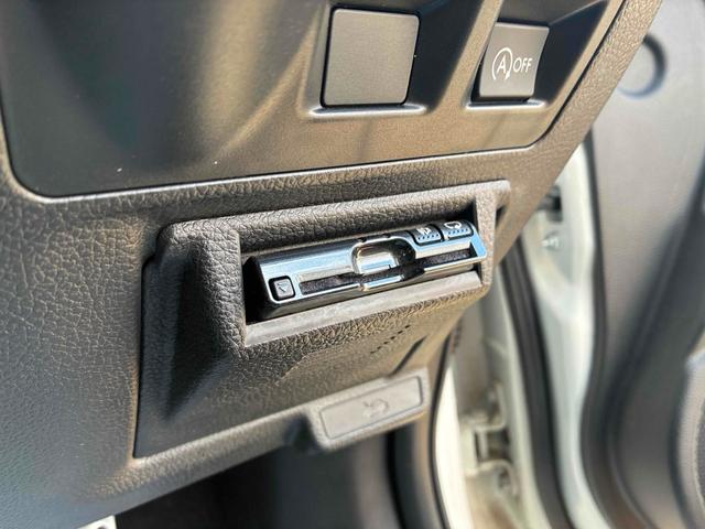 インプレッサスポーツ 2.0i-Sアイサイト 保証6ヵ月6000km 4WD アイサイトVer3 2000cc Bluetooth接続対応パナソニック製ビルトインフルセグナビ バックカメラ ETC HIDヘッドライト パドルシフト アルミホイール(13枚目)