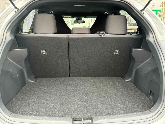 ヤリス Ｘ　自社保証２ヵ月２０００ｋｍ　メーカー保証　４ＷＤ　ＢＴ接続対応ディスプレイオーディオ　バックカメラ　ビルトインＥＴＣ　衝突被害軽減ブレーキ　車線逸脱警報　トヨタセーフティセンス　寒冷地仕様車（36枚目）