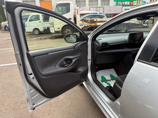 ヤリス Ｘ　自社保証２ヵ月２０００ｋｍ　メーカー保証　４ＷＤ　ＢＴ接続対応ディスプレイオーディオ　バックカメラ　ビルトインＥＴＣ　衝突被害軽減ブレーキ　車線逸脱警報　トヨタセーフティセンス　寒冷地仕様車（54枚目）