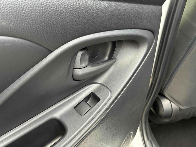 ヤリス Ｘ　自社保証２ヵ月２０００ｋｍ　メーカー保証　４ＷＤ　ＢＴ接続対応ディスプレイオーディオ　バックカメラ　ビルトインＥＴＣ　衝突被害軽減ブレーキ　車線逸脱警報　トヨタセーフティセンス　寒冷地仕様車（66枚目）