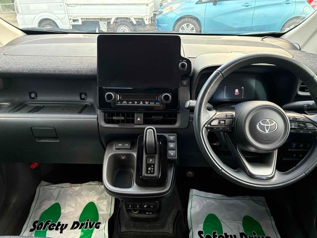 シエンタ ハイブリッドZ 自社保証6ヵ月6000km 4WD 7人乗り 1500cc ハイブリッド BT接続対応ディスプレイオーディオ パノラミックビューモニター 両側電動スライドドア ハンドルヒーター 自社下取ワンオーナー車(3枚目)