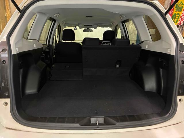 ＳＵＶらしい広々した荷室です！ウィンタースポーツやキャンプなどアウトドアユーザーにもおすすめです。