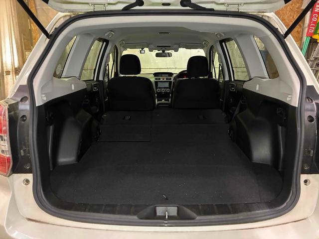 ＳＵＶらしい広々した荷室です！ウィンタースポーツやキャンプなどアウトドアユーザーにもおすすめです。