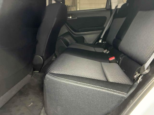 乗り降りで劣化しやすい部分ですが綺麗な状態が保たれています。