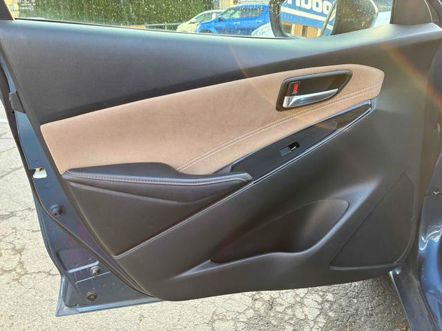 デミオ ＸＤテーラードブラウン　保証２ヵ月２０００ｋｍ　１５００ｃｃ　４ＷＤ　ディーゼルターボ　Ｂｌｕｅｔｏｏｔｈ接続対応ナビ　バックカメラ　ＥＴＣ　エンジンスターター　ＬＥＤフォグ＆ヘッドライト　冬タイヤ付　自社買取車（52枚目）