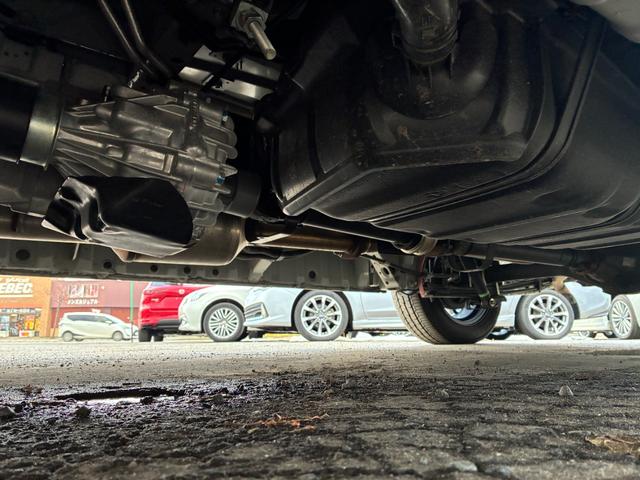 ハイエースバン 特装キャンピング４ＷＤアルペジオ　リ・ラックス２．８ＴＢ－Ｄ　Ｂｌｕｅｔｏｏｔｈ接続対応フルセグナビ　全方位カメラ　ＥＴＣ　デジタルインナーミラー　衝突被害軽減ブレーキ　１００Ｖエアコン　ツインサブバッテリー　電子レンジ　ＦＦヒーター　ベンチレーター　冷蔵庫（22枚目）