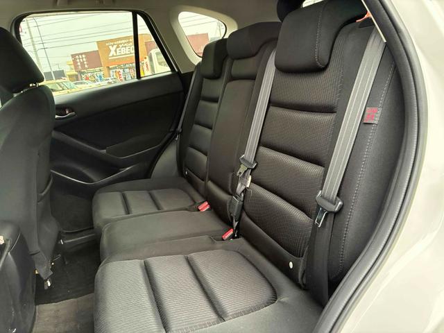 ＣＸ－５ ２０Ｓ　ディスチャージパッケージ　保証６ヵ月６０００ｋｍ　２０００ｃｃ　４ＷＤ　Ｂｌｕｅｔｏｏｔｈ接続対応フルセグナビ　バックカメラ　サイドカメラ　ＥＴＣ　純正エンジンスターター　ＡＦＳ機能付ＨＩＤヘッドライト　冬タイヤ付（55枚目）