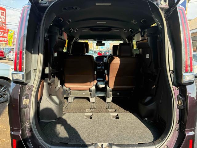 エスクァイア Ｇｉ　プレミアムパッケージ　保証２ヵ月２０００ｋｍ　２０００ｃｃ　４ＷＤ　７人乗り３列シート　Ｂｌｕｅｔｏｏｔｈ接続対応８インチフルセグナビ　バックカメラ　ＥＴＣ　エンジンスターター　クルーズコントロール　トヨタセーフティセンス（28枚目）