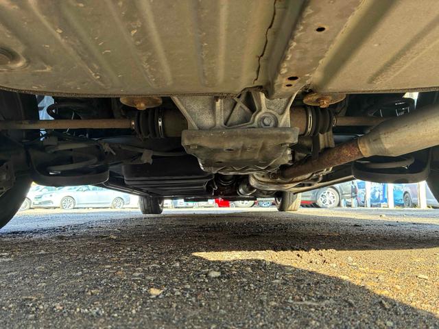 エスクァイア Ｇｉ　プレミアムパッケージ　保証２ヵ月２０００ｋｍ　２０００ｃｃ　４ＷＤ　７人乗り３列シート　Ｂｌｕｅｔｏｏｔｈ接続対応８インチフルセグナビ　バックカメラ　ＥＴＣ　エンジンスターター　クルーズコントロール　トヨタセーフティセンス（32枚目）