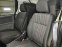 天井が高く広々しており、ゆったり過ごせる後部座席です！