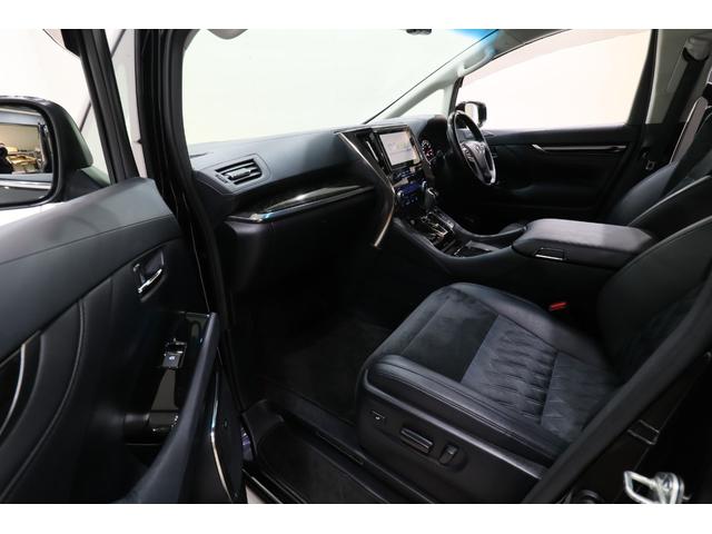 広い商談スペースにキッズルームも完備です♪お子様も含めご家族皆さんでご来店下さい。無料ソフトドリンク飲み放題です。楽しく車探しをしましょう！信頼のおけるスタッフ全員でご購入のお手伝いさせて頂きます！