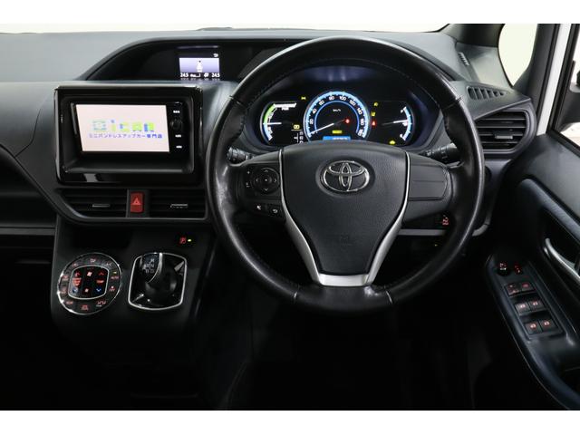 ヴォクシー ハイブリッドZS ワンオーナー車 純正SDナビ 後席モニター トヨタセーフティセンス プリクラッシュセーフティ オートマチックハイビーム レーンディパーチャーアラート バックカメラ ETC リアヒーター 寒冷地仕様車(17枚目)