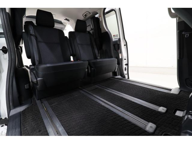 ヴォクシー ハイブリッドZS ワンオーナー車 純正SDナビ 後席モニター トヨタセーフティセンス プリクラッシュセーフティ オートマチックハイビーム レーンディパーチャーアラート バックカメラ ETC リアヒーター 寒冷地仕様車(42枚目)