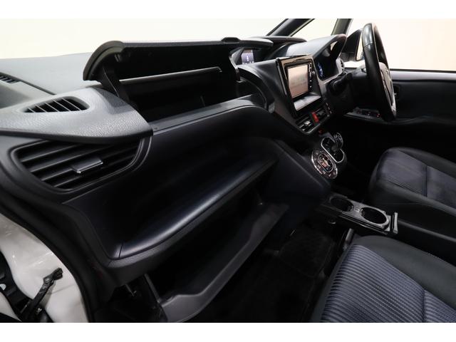 ヴォクシー ハイブリッドZS ワンオーナー車 純正SDナビ 後席モニター トヨタセーフティセンス プリクラッシュセーフティ オートマチックハイビーム レーンディパーチャーアラート バックカメラ ETC リアヒーター 寒冷地仕様車(61枚目)