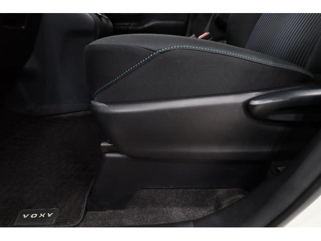 ヴォクシー ハイブリッドZS ワンオーナー車 純正SDナビ 後席モニター トヨタセーフティセンス プリクラッシュセーフティ オートマチックハイビーム レーンディパーチャーアラート バックカメラ ETC リアヒーター 寒冷地仕様車(62枚目)