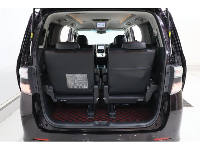 ヴェルファイア ２．４Ｚ　ゴールデンアイズＩＩ　トヨタプレミアムサウンドシステム　リアエンターテイメント　パノラミックビューモニター　両側パワースライドドア　電動パワーバックドア　専用ハーフレザー席　２列目席ロングスライド／オットマン　寒冷地仕様車（45枚目）