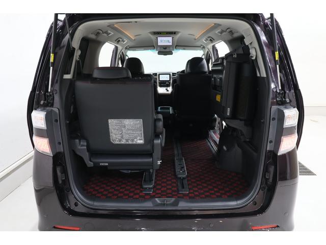 ヴェルファイア ２．４Ｚ　ゴールデンアイズＩＩ　トヨタプレミアムサウンドシステム　リアエンターテイメント　パノラミックビューモニター　両側パワースライドドア　電動パワーバックドア　専用ハーフレザー席　２列目席ロングスライド／オットマン　寒冷地仕様車（70枚目）