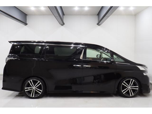 ヴェルファイア ３．５ＺＡ　Ｇエディション　ＪＢＬプレミアムサウンドシステム　リアエンターテイメント　両側電動パワースライドドア　電動パワーバックドア　ハーフレザーシート　エグゼクティブパワーシート　ＴＥＩＮ車高調　マナレイスポーツ２０ＡＷ（13枚目）