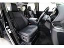 【運転席シート廻り】前オーナー様の使用状態が最もわかる部分です!使用感も少なく、良好な状態となっています♪前オーナー様が丁寧に使っていたことがよくわかりますね!!