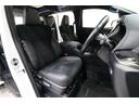 【運転席シート廻り】前オーナー様の使用状態が最もわかる部分です!使用感も少なく、良好な状態となっています♪前オーナー様が丁寧に使っていたことがよくわかりますね!!