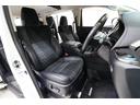 【運転席シート廻り】前オーナー様の使用状態が最もわかる部分です!使用感も少なく、良好な状態となっています♪前オーナー様が丁寧に使っていたことがよくわかりますね!!