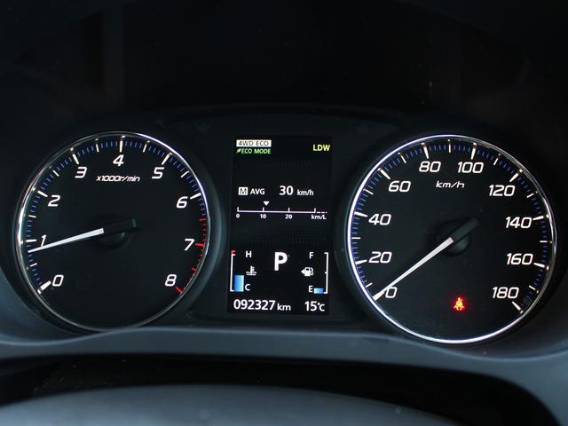 アウトランダー ２４Ｇナビパッケージ　ｅアシスト　レーダークルーズ　衝突軽減　車線逸脱警報　パワーバックドア　ナビ　バックカメラ　ＬＥＤヘッドライト　４ＷＤドライブモードセレクター　７人乗　禁煙車　車検２年付（13枚目）
