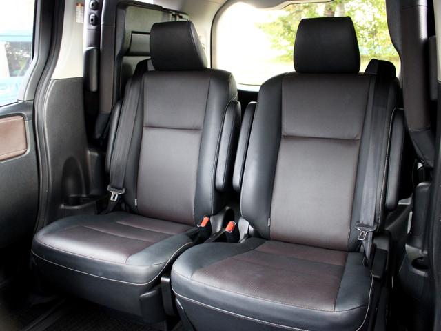 エスクァイア Gi 寒冷地 TRDエアロ ローダウン フリップダウンモニター ナビ 両側パワースライド クルーズコントロール シートヒーター 社外R17AW ETC 7人乗 4WD(16枚目)