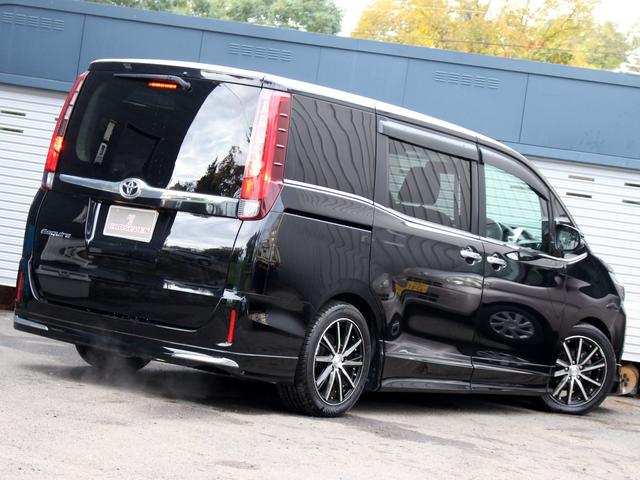 エスクァイア Gi 寒冷地 TRDエアロ ローダウン フリップダウンモニター ナビ 両側パワースライド クルーズコントロール シートヒーター 社外R17AW ETC 7人乗 4WD(40枚目)