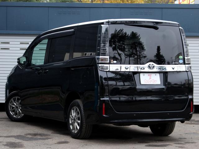 ヴォクシー X 寒冷地 後期型 セーフティセンス パワースライド 純正9型ナビ クルーズコントロール プリクラッシュ レーンディパーチャー 先行車発進告知 7人乗 LEDヘッドライト ビルトETC 4WD(18枚目)