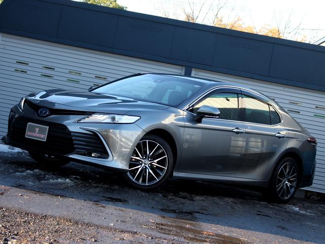 カムリ Gレザーパッケージ 寒冷地 セーフティセンス ブラインドスポットモニター ヘッドアップディスプレイ レーダークルーズ シートヒーター パワーシート 純正9型ナビ バックカメラ AC100V ETC2.0(3枚目)