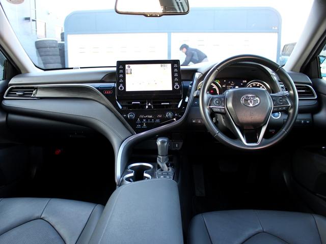 カムリ Gレザーパッケージ 寒冷地 セーフティセンス ブラインドスポットモニター ヘッドアップディスプレイ レーダークルーズ シートヒーター パワーシート 純正9型ナビ バックカメラ AC100V ETC2.0(6枚目)