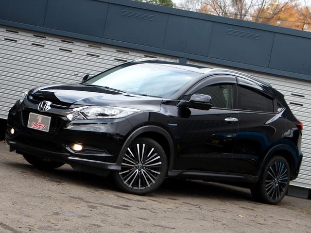 ヴェゼル ハイブリッドＸ・Ｌパッケージ　シティブレーキアクティブシステム　クルーズコントロール　ナビ　バックカメラ　社外１８ＡＷ　ＬＥＤヘッドライト　ルーフレール　シートヒーター　ワイパーデアイサー　ミラーヒーター　ＥＴＣ（3枚目）