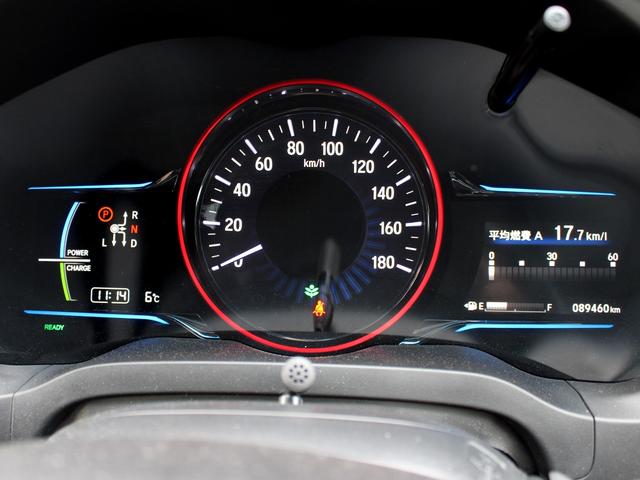 ヴェゼル ハイブリッドＸ・Ｌパッケージ　シティブレーキアクティブシステム　クルーズコントロール　ナビ　バックカメラ　社外１８ＡＷ　ＬＥＤヘッドライト　ルーフレール　シートヒーター　ワイパーデアイサー　ミラーヒーター　ＥＴＣ（13枚目）