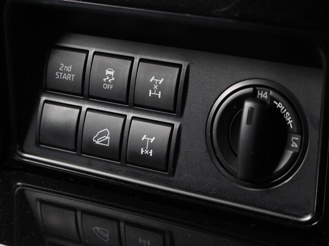 ランドクルーザープラド ＴＸ　Ｌパッケージ・ブラックエディション　寒冷地　後期型　セーフティセンス　純正９型ナビ　マルチテレインモニター　ブラインドスポットモニター　専用Ｒ１８アルミ　ブラックルーフレール　ツインバッテリー　シートベンチレーション　黒革（12枚目）