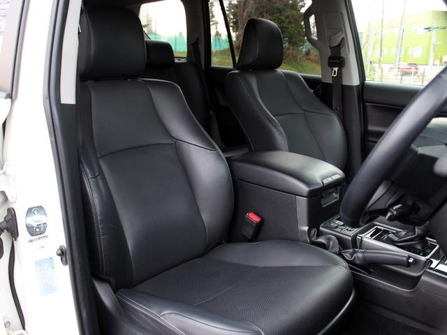 ランドクルーザープラド ＴＸ　Ｌパッケージ・ブラックエディション　寒冷地　後期型　セーフティセンス　純正９型ナビ　マルチテレインモニター　ブラインドスポットモニター　専用Ｒ１８アルミ　ブラックルーフレール　ツインバッテリー　シートベンチレーション　黒革（15枚目）