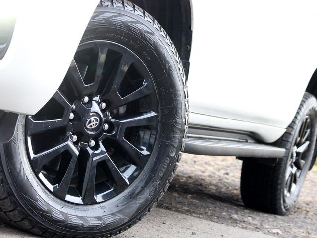 ランドクルーザープラド ＴＸ　Ｌパッケージ・ブラックエディション　寒冷地　後期型　セーフティセンス　純正９型ナビ　マルチテレインモニター　ブラインドスポットモニター　専用Ｒ１８アルミ　ブラックルーフレール　ツインバッテリー　シートベンチレーション　黒革（18枚目）