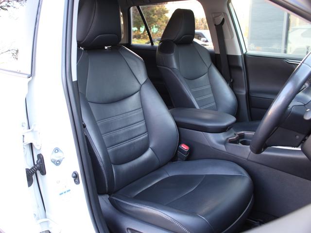 ＲＡＶ４ ハイブリッドＧ　セーフティセンス　ブラインドスポットモニター　パワーバックドア　インテリジェントクリアランスソナー　シート＆ステアヒーター　メモリー機能付パワーシート　ナビ　バックカメラ　ビルトＥＴＣ（14枚目）