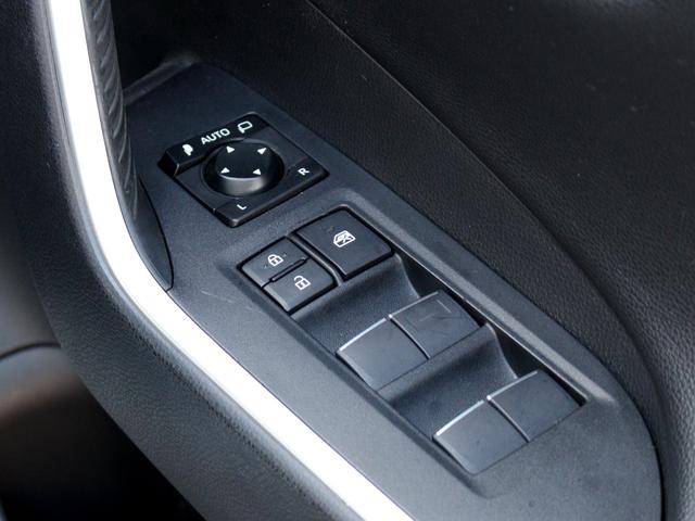 ＲＡＶ４ ハイブリッドＧ　セーフティセンス　ブラインドスポットモニター　パワーバックドア　インテリジェントクリアランスソナー　シート＆ステアヒーター　メモリー機能付パワーシート　ナビ　バックカメラ　ビルトＥＴＣ（34枚目）