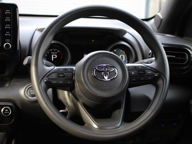 ヤリス Ｇ　寒冷地　セーフティセンス　純正８型ディスプレイオーディオ　バックカメラ　プリクラッシュ　レーントレーシング　レーダークルーズ　先行車発進告知　ビルトＥＴＣ　４ＷＤ（7枚目）