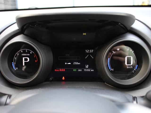 ヤリス Ｇ　寒冷地　セーフティセンス　純正８型ディスプレイオーディオ　バックカメラ　プリクラッシュ　レーントレーシング　レーダークルーズ　先行車発進告知　ビルトＥＴＣ　４ＷＤ（14枚目）