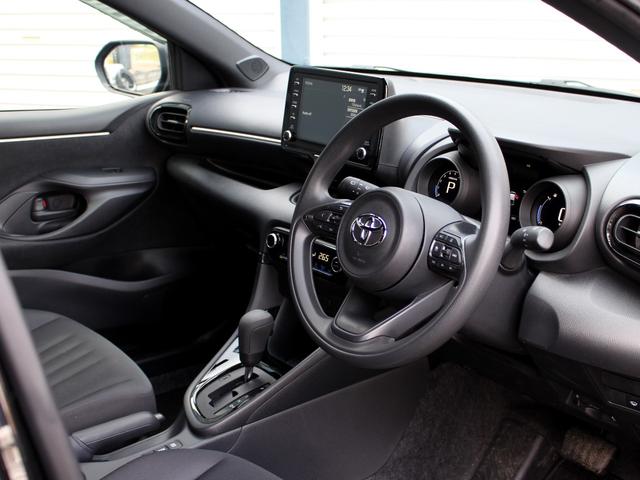 ヤリス Ｇ　寒冷地　セーフティセンス　純正８型ディスプレイオーディオ　バックカメラ　プリクラッシュ　レーントレーシング　レーダークルーズ　先行車発進告知　ビルトＥＴＣ　４ＷＤ（25枚目）